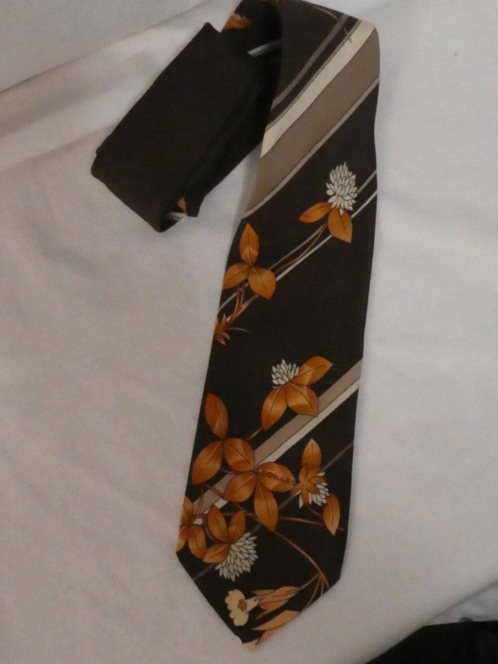 Vintage LEONARD PARIS Pure Silk Floral Necktie